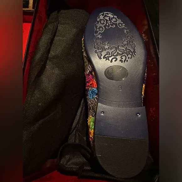 MATCHING MEN SET: Barabas M Shirt, Men Red Slacks 32/32, Mens Dress Shoes Size 9 - Picture 13 of 14